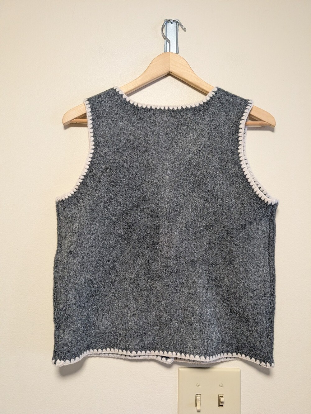 Song of Style Gray Sweater Vest Large Preppy Quiet Luxury - Picture 3 of 5